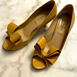 Valentino Garavani Bow Heels 38
